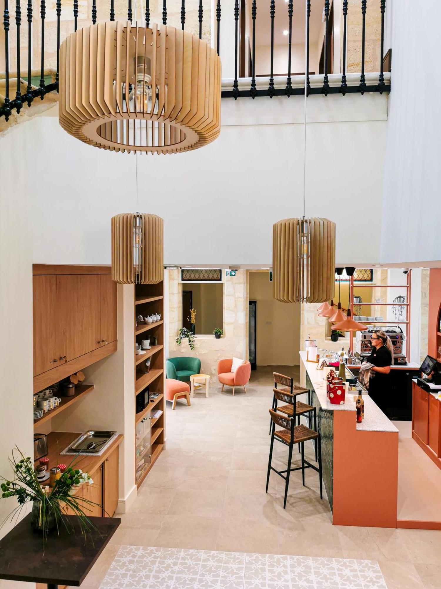 Bloom Hostel Bar & Garden Бордо Екстер'єр фото