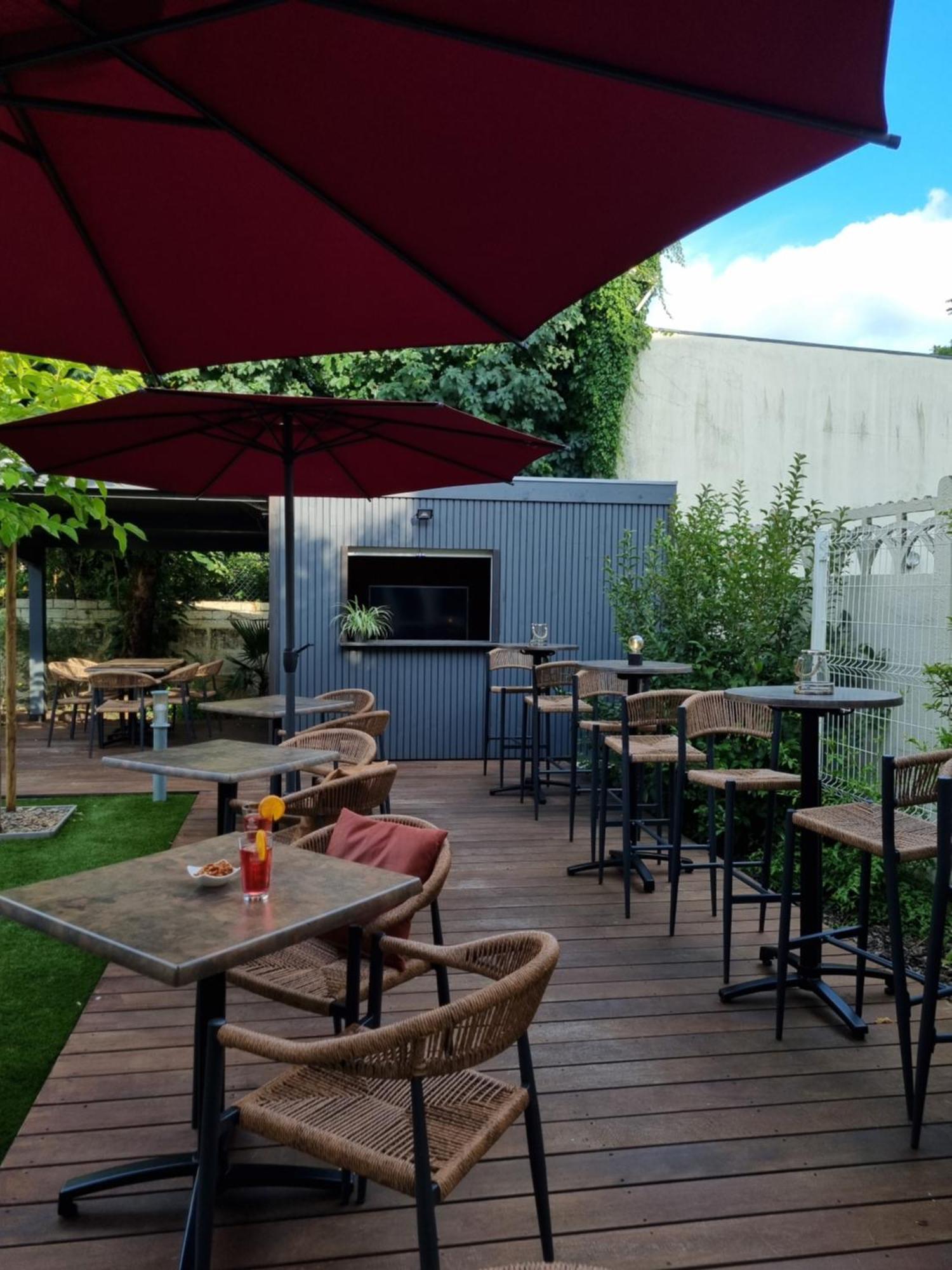 Bloom Hostel Bar & Garden Бордо Екстер'єр фото