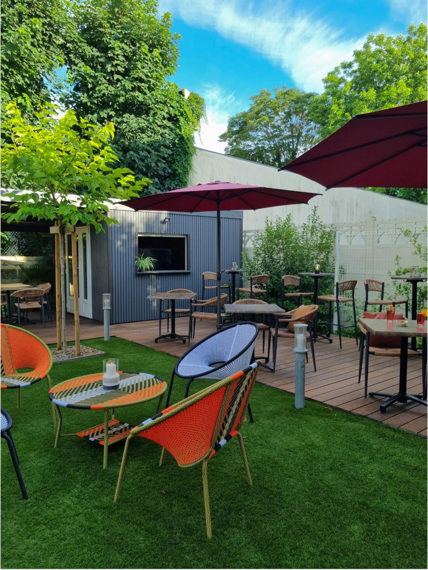 Bloom Hostel Bar & Garden Бордо Екстер'єр фото