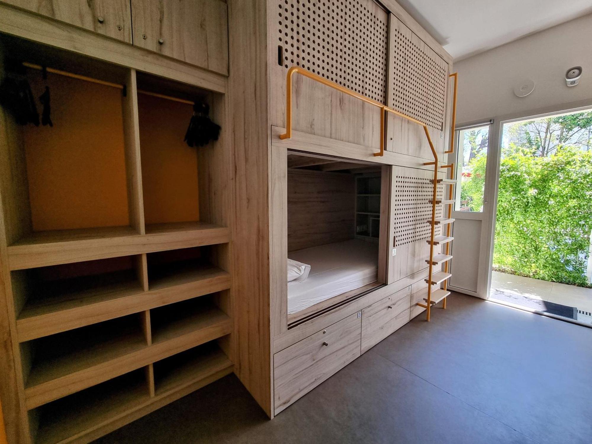 Bloom Hostel Bar & Garden Бордо Екстер'єр фото