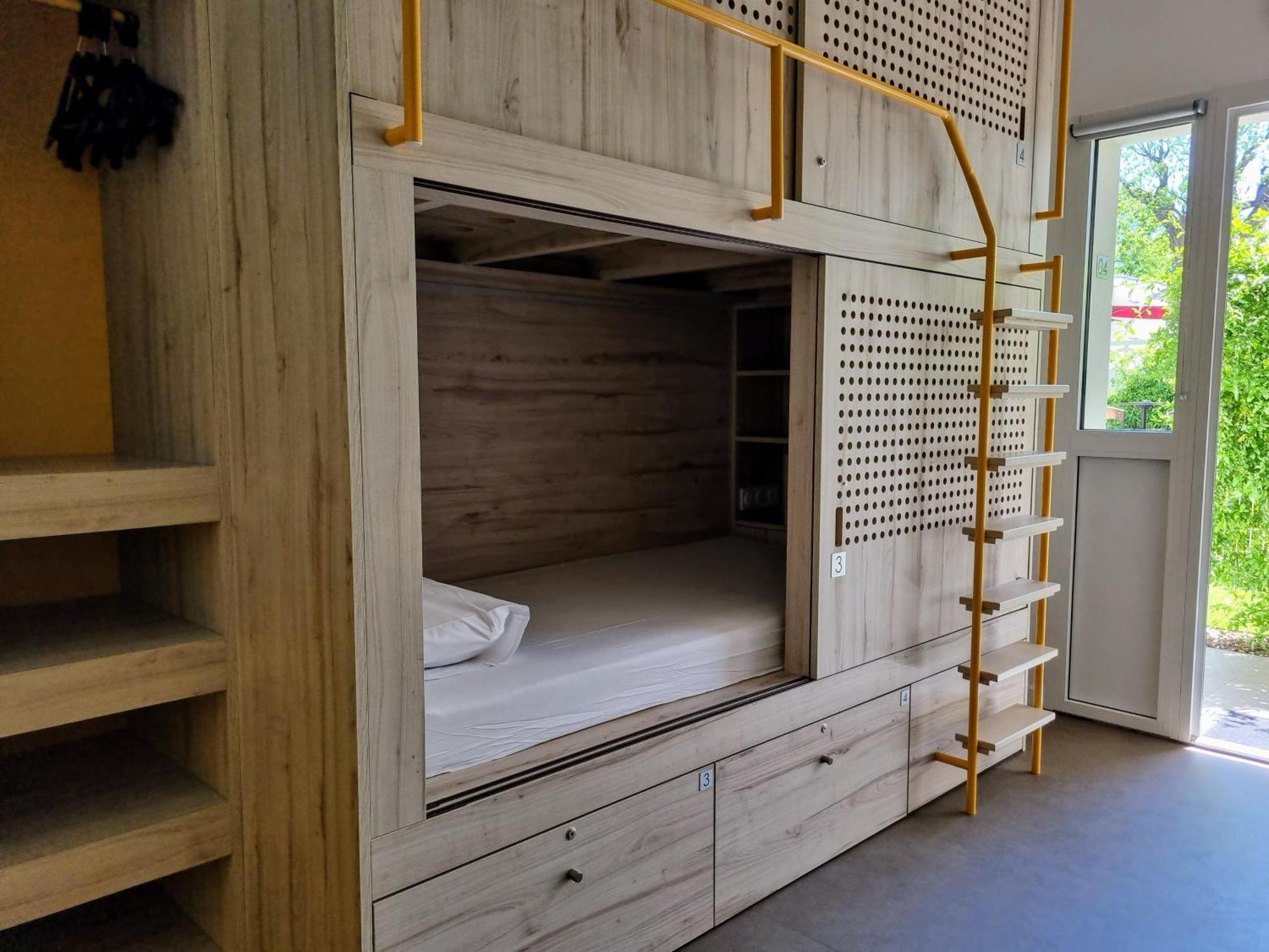 Bloom Hostel Bar & Garden Бордо Екстер'єр фото
